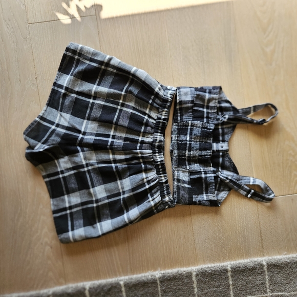 Two piece plaid shorts and crop top set - Picture 5 of 7